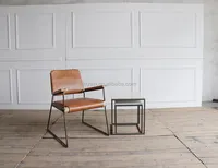 빈티지 브라운 가죽 나무 팔걸이 의자와 고민 된 오래 된 스테인레스 스틸 프레임