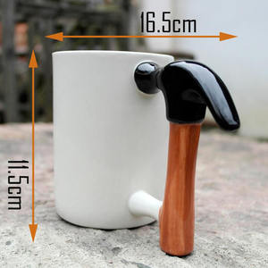 Tasse de luxe en céramique, avec poignée de marteau, drôle - Product Image 2