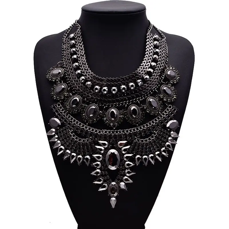 Factory direct wholesale crystal charm statement necklace