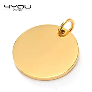 Colgante de círculo redondo grabado personalizado, charms de oro de 18K de acero inoxidable para fabricación de joyas, venta al por mayor