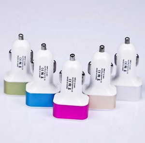 Chargeur <span class=keywords><strong>de</strong></span> voiture multifonctionnel 12V avec trois ports USB Composants électroniques Chargeur <span class=keywords><strong>de</strong></span> téléphone portable pour véhicules - Product Image 5