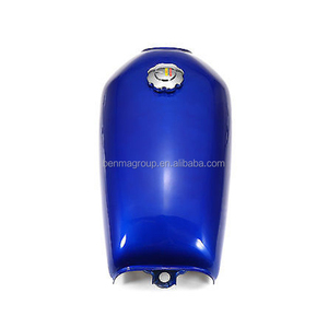 Réservoir de carburant pour moto Cafe Racer de 2,4 gallons <span class=keywords><strong>avec</strong></span> <span class=keywords><strong>bouchon</strong></span> à <span class=keywords><strong>clé</strong></span> - Product Image 3