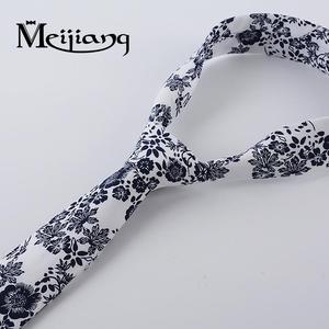 Corbatas de seda con estampado floral multicolor clásico de fabricante profesional <span class=keywords><strong>para</strong></span> hombres Buen precio Impresión personalizada Proveedor directo de China - Product Image 2