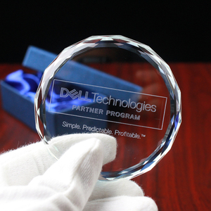 Kişiselleştirilmiş faset yuvarlak kristal cam kazınmış kağıt ağırlığı yıldönümü için - Product Image 4