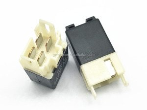Engine Control <strong>Relay</strong> E8T10197 for Mi-tsubishi Pajero Shogun MK3 3.2 DID 2000-2006 MR312504 - Product Image 2
