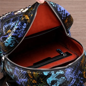 <span class=keywords><strong>Mochila</strong></span> OEM ODM personalizada de moda de lujo auténtica <span class=keywords><strong>piel</strong></span> de serpiente auténtica para <span class=keywords><strong>hombre</strong></span> y mujer, <span class=keywords><strong>mochila</strong></span> informal con lentejuelas - Product Image 6