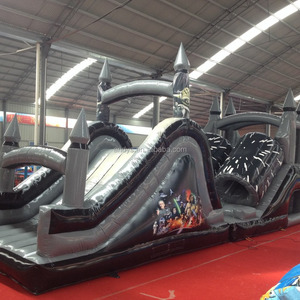 Pista de Obstáculos Inflable Negra Personalizada para Adultos, Material de PVC, Tamaño 18x3.5x5.5m, Capacidad para 10 Personas, para Uso en Exteriores - Product Image 1