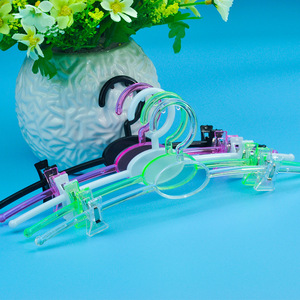 Colgador de Plástico Duradero y Colorido para Sujetadores y Lencería - Product Image 4