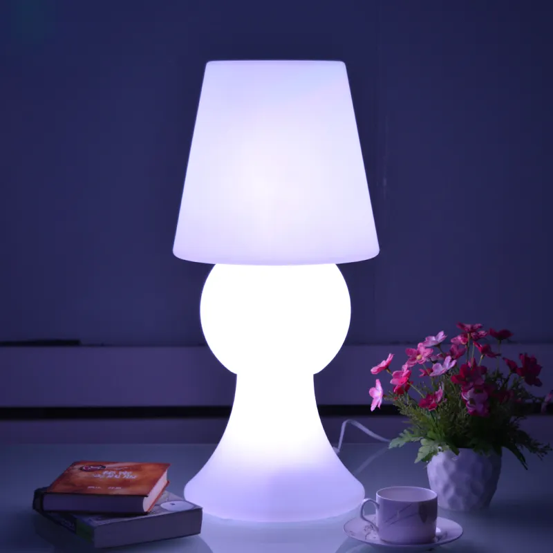 2018 vente Chaude moderne Chine fournisseur rvb rechargeable led table lumineuse lampe pour hôtel