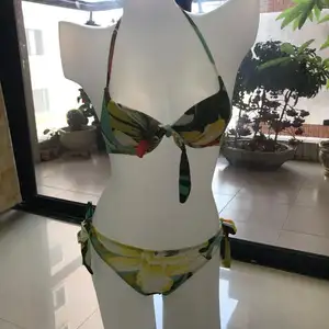 Fashion design mixed swimming sets women swimwear stocklot for Vietnam Cambodia market
