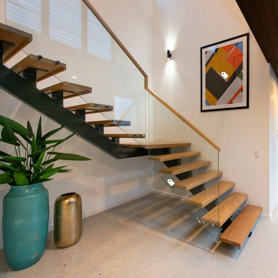 Escadas de madeira flutuante vidro