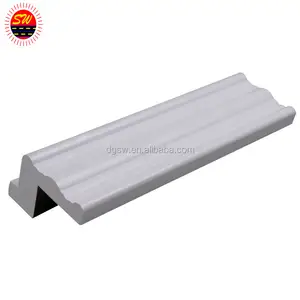 Diferente forma de extrusión de plástico perfil/ABS/PVC/PP/PC/PE/PMMA/material está disponible