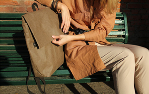 Nhà máy tùy chỉnh thực hiện bền vững thân thiện với môi máy tính xách tay bagpack phân hủy sinh học có thể giặt kraft giấy ba lô trong phong cách đường phố - Product Image 4