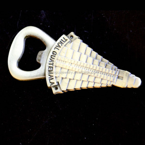 Vendita all'ingrosso Custom <span class=keywords><strong>Tikal</strong></span> <span class=keywords><strong>Guatemala</strong></span> Souvenir turistico in lega di zinco metallo città apribottiglie magnete frigo - Product Image 4