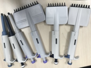 10Ml 30Ml Globalroll Thương Hiệu Pipet Tự Động Micropipet Propipet Chuyển Phòng Thí Nghiệm Lớn Tự Động Pipet Với Lời Khuyên - Product Image 5