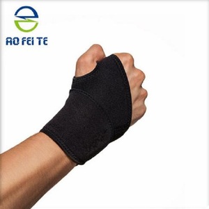 التفاف دعم المعصم قابل للتعديل يساعد على النفق الرسغي ، RSI ، التهاب المفاصل ، التهاب الأوتار ، والالتواءات - Product Image 2