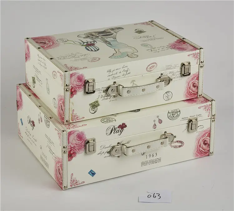 Розовый деревянный ящик для хранения в винтажном стиле