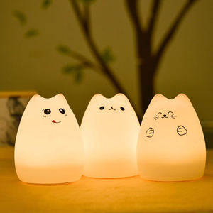Lámpara usb recargable para mesita de noche, luz nocturna inteligente de silicona pequeña <span class=keywords><strong>con</strong></span> cambio de color RGB - Product Image 3