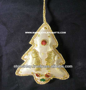 Adornos Navideños Bordados a Mano con Forma de Árbol de Navidad - Product Image 1