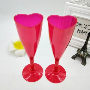 Heart-Shaped Red Plastic Champagne Cup 100ML Bachelorette Party Glass Red