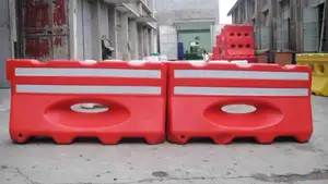 8.5kg PE 1 Hole Rotational Molding Blow Molding Plastic Road Traffic Barrier
