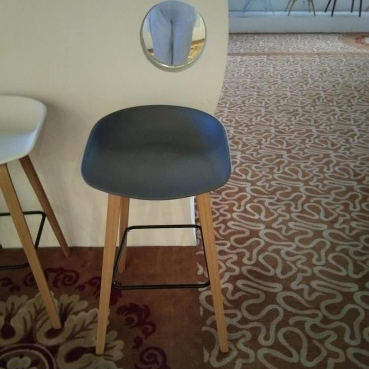 PP-143H твердый стул со стальной рамой и деревом