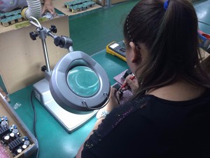 แหล่งจ่ายไฟ DC 12V พร้อมการเชื่อมต่อปลั๊กอินเพื่อความปลอดภัยและการควบคุมการเข้าถึง - Product Image 4