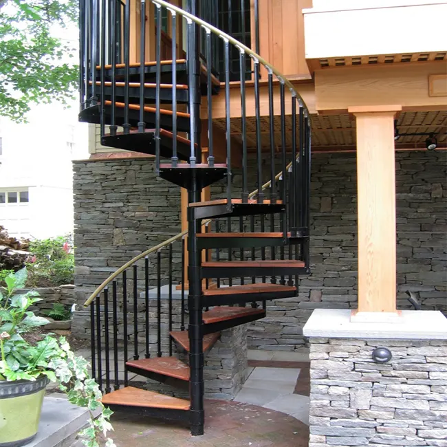 Robuste Wendeltreppe aus verzinktem Metall für den Außenbereich Vorgefertigte Treppen