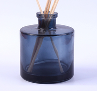 Vente en gros bouteille de diffuseur de roseau en verre carré transparent capacité de 10ml/15ml avec bouchon à vis pour huile essentielle de parfum d'ambiance