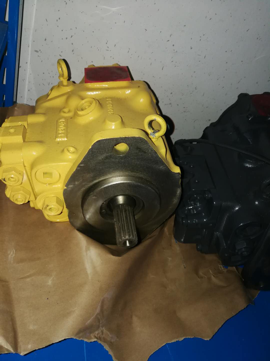 3215　こちらは専用です 708-1L-00390 D275 Hydraulic Pump Assy - Reliable Performance