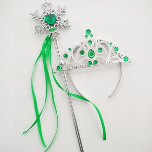 Ensemble de 4 pièces pour cosplay de fête, mode Elsa La Reine <span class=keywords><strong>des</strong></span> <span class=keywords><strong>Neiges</strong></span> : baguette magique, couronne Elsa, diadème, <span class=keywords><strong>perruque</strong></span> de neige et gants imprimés - Product Image 3