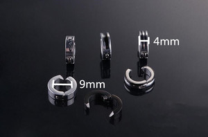 Boucles d'oreilles à clipser en acier inoxydable sans piercing pour femmes et hommes, boucles d'oreilles à motif de chiffres romains en croix - Product Image 6