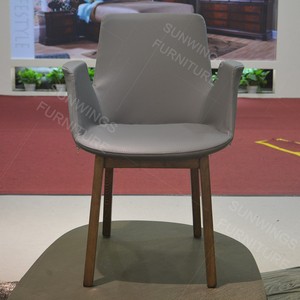 Gris <span class=keywords><strong>en</strong></span> <span class=keywords><strong>cuir</strong></span>/PU salle à manger <span class=keywords><strong>chaise</strong></span> de bureau accoudoir <span class=keywords><strong>en</strong></span> bois à manger <span class=keywords><strong>chaise</strong></span> - Product Image 3