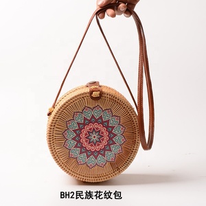 Sac Mini en Paille de Rotin à Imprimé Floral Sac Bandoulière Sac de Plage avec Longue Sangle - Product Image 2