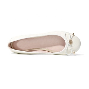 Guangzhou ballerine zapatos de baile de Ballet de cuero plano con punta redonda para mujer - Product Image 3