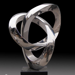 Scultura Astratta da Giardino in Metallo di Famosi Artisti, Scultura in Acciaio Inossidabile in Vendita - Product Image 1