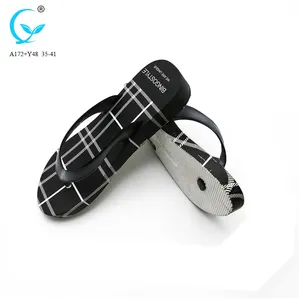 Sexy ladies chappal pvc trasparente pistoni della spiaggia delle donne sandalo produttori - Product Image 1