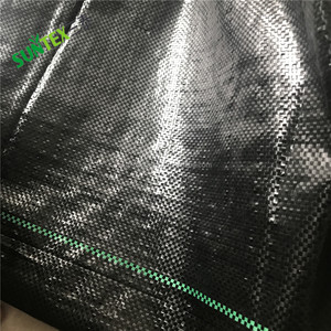 Grosir Mulsa Kain Tenun Hitam, Tikar Penghalang Rumput Ganja, Jaring Kain Uv Tanah Tembus Hujan Air - Product Image 3