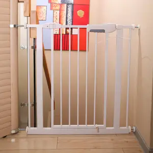 Оптовые продажи собака ворота выдвижной-Высококачественные металлические ворота для домашних животных, Детские лестничные барьеры, выдвижные ворота для собак, раздвижные Безопасные ворота