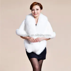 Sciarpa e Stola da Donna in Vera Pelliccia di Visone Stile Russo con Maniche a Pipistrello e Collo in Pelliccia di Volpe - Product Image 1