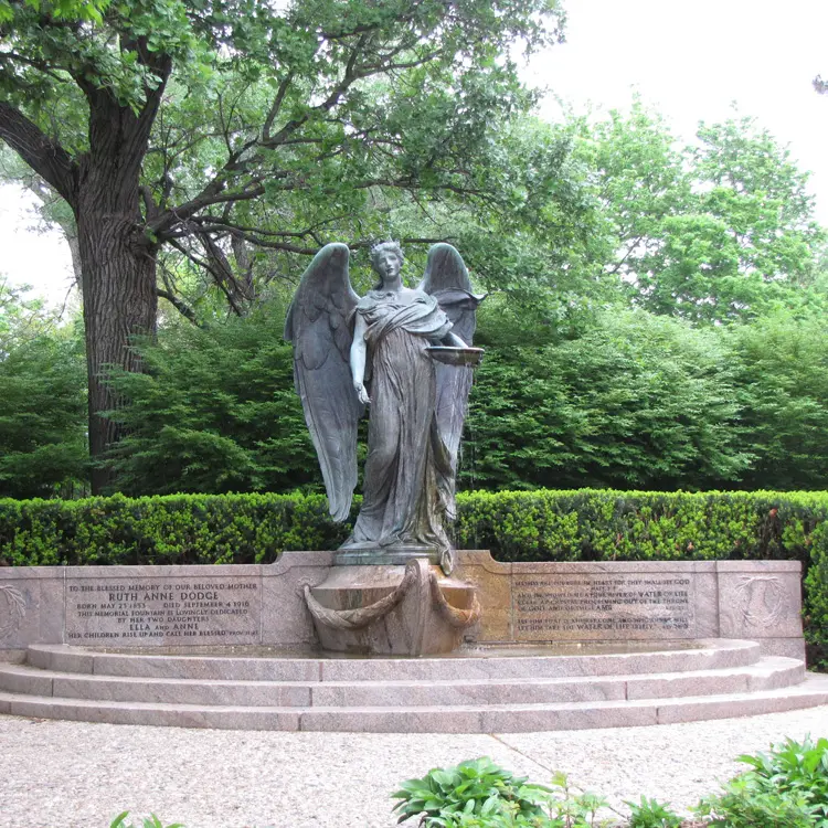 Estátua de anjo em bronze com tamanho de vida