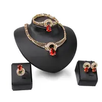Kalung Perhiasan Pengantin Manik-manik Rubi India Sempurna