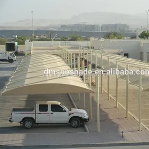 Tenda da parcheggio di grandi dimensioni per auto