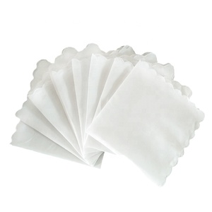 <span class=keywords><strong>Mouchoir</strong></span> de mariage <span class=keywords><strong>blanc</strong></span> 100% coton à bord festonné - Product Image 2
