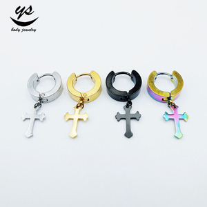 <span class=keywords><strong>Orecchini</strong></span> a Cerchio in Acciaio Inossidabile <span class=keywords><strong>da</strong></span> <span class=keywords><strong>Uomo</strong></span> con Design a Croce Pendente per Matrimoni, Feste o Idea Regalo per Fidanzamento - Product Image 4