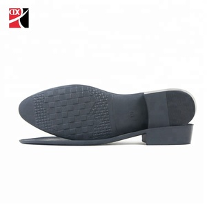 Semelles <span class=keywords><strong>en</strong></span> caoutchouc pointues sur mesure de grande taille <span class=keywords><strong>pour</strong></span> hommes <span class=keywords><strong>pour</strong></span> la fabrication de chaussures <span class=keywords><strong>en</strong></span> <span class=keywords><strong>cuir</strong></span> Semelles moulées <span class=keywords><strong>pour</strong></span> chaussures - Product Image 6