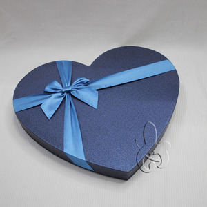 <strong>Wholesale</strong> Fancy <strong>Heart</strong> <strong>Shaped</strong> <strong>Chocolate</strong> <strong>Box</strong> with Blue Ribbon Bowknots and Pattern - Product Image 2