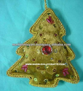 Adornos Navideños Colgantes Bordados a Mano - Product Image 1