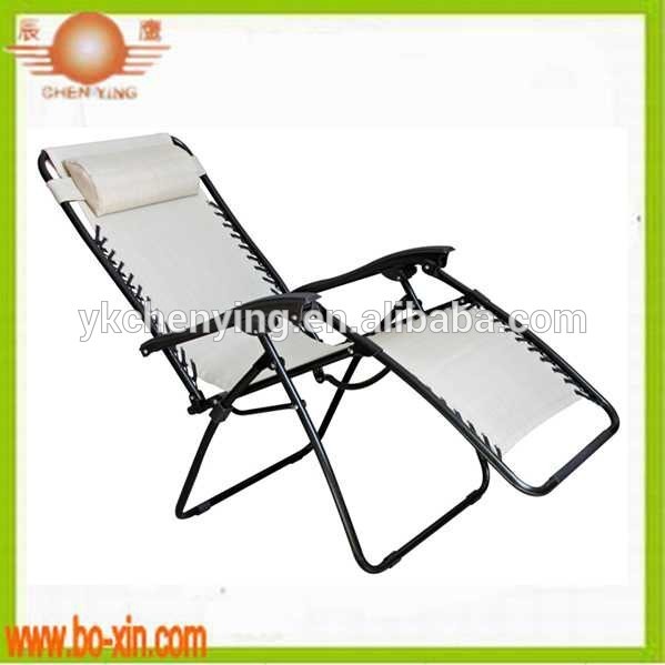 Oversized zero gravity chair with lock