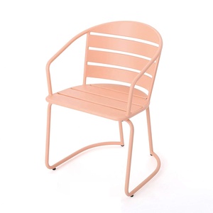 Juego de Mesa y Sillas de Jardín de Hierro con Acabado Naranja Coral Craquelado de 3 Piezas para Exteriores - Product Image 2